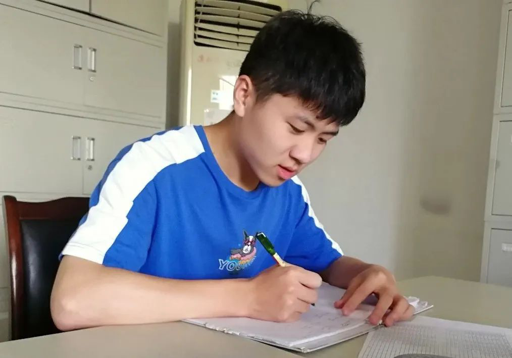 陳仁智.png