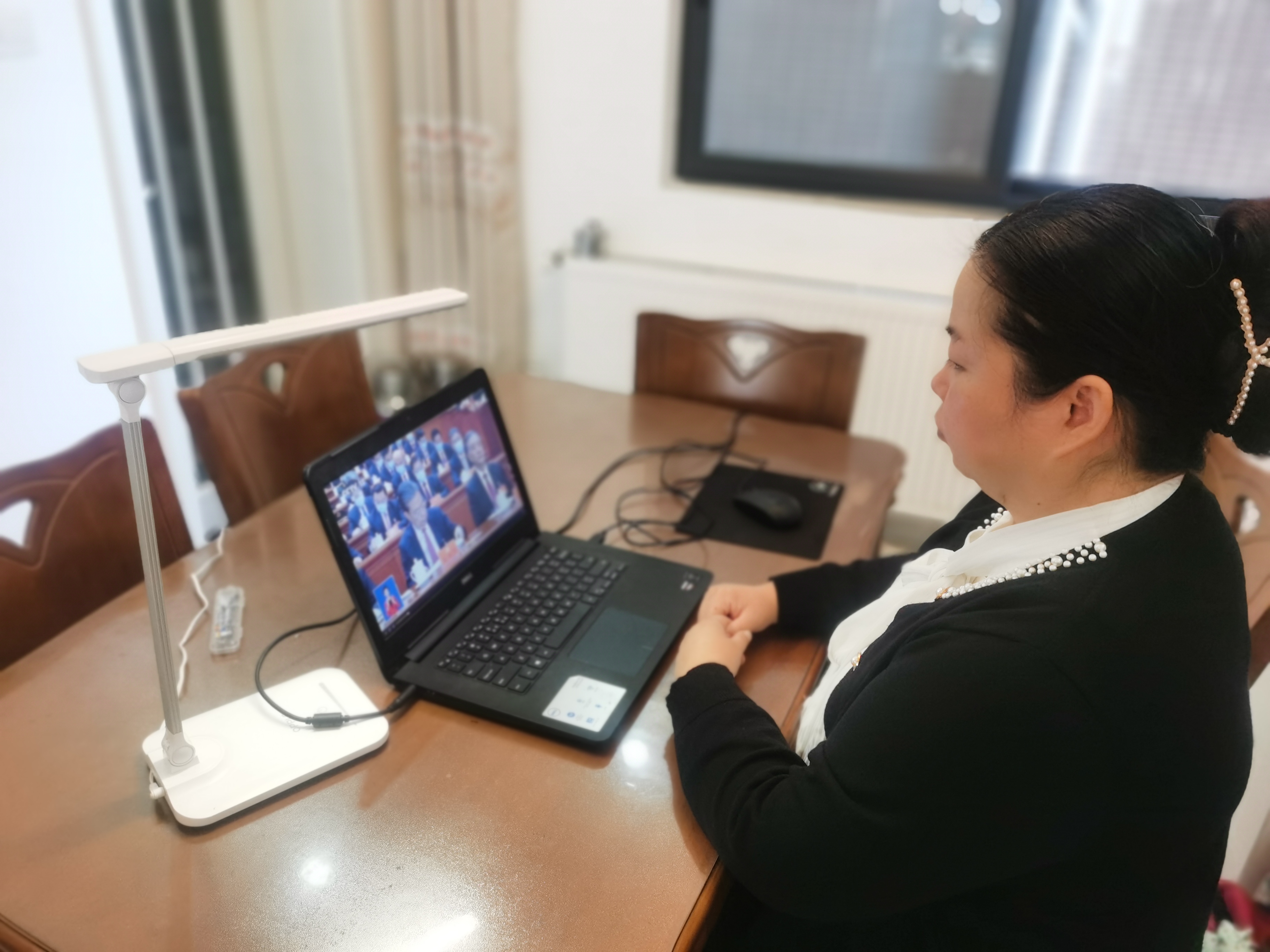 成都廠第一黨支部組織委員、三車間培養(yǎng)基班班長付琳娜.jpg